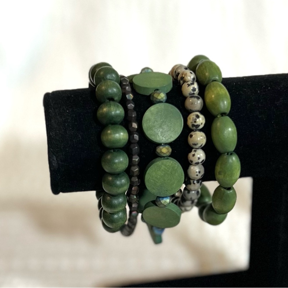 Set of 5 matching, handmade chunky beaded bracelets